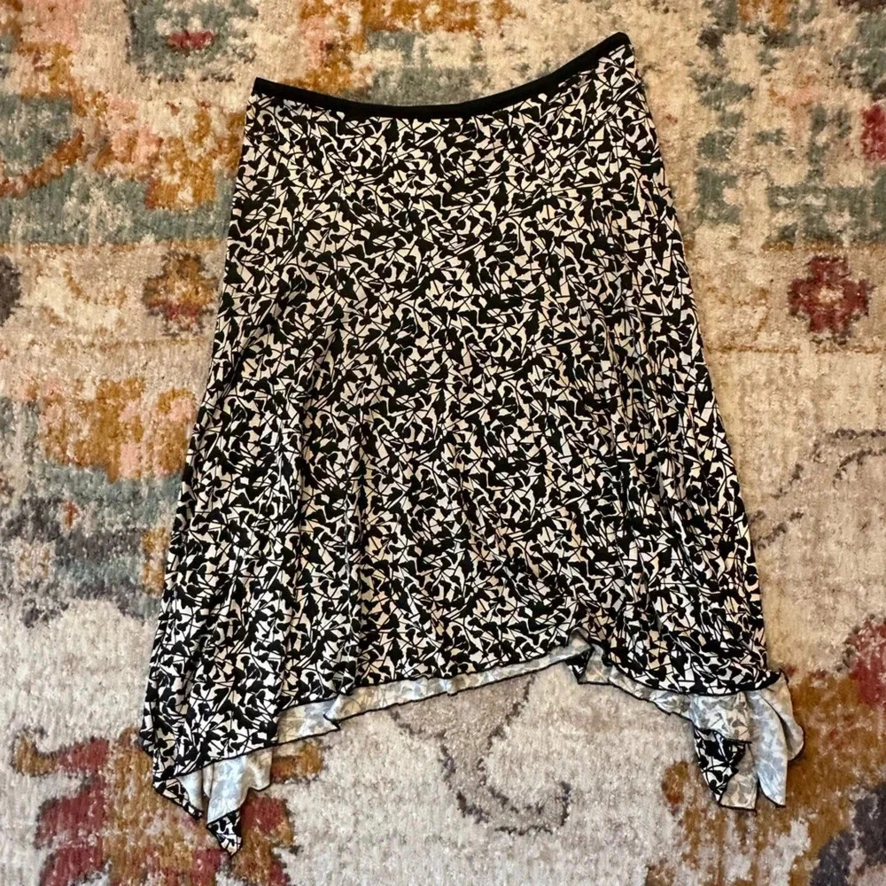 Vintage Y2K DVF 100% silk skirt (sku- SkB)